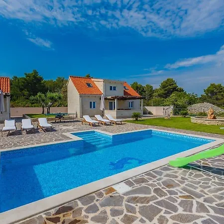 Villa Mis