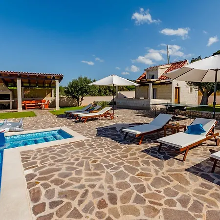 Mis Villa *
